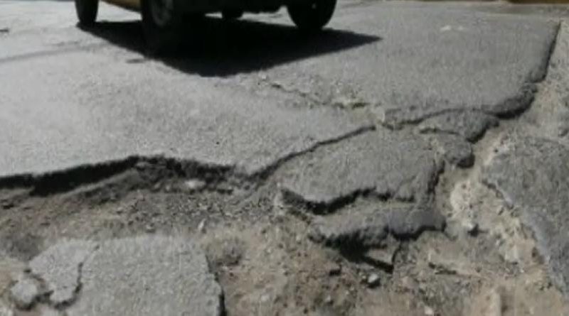 Lluvias deterioran pista y generan riesgo en la vía a Santo Tomás